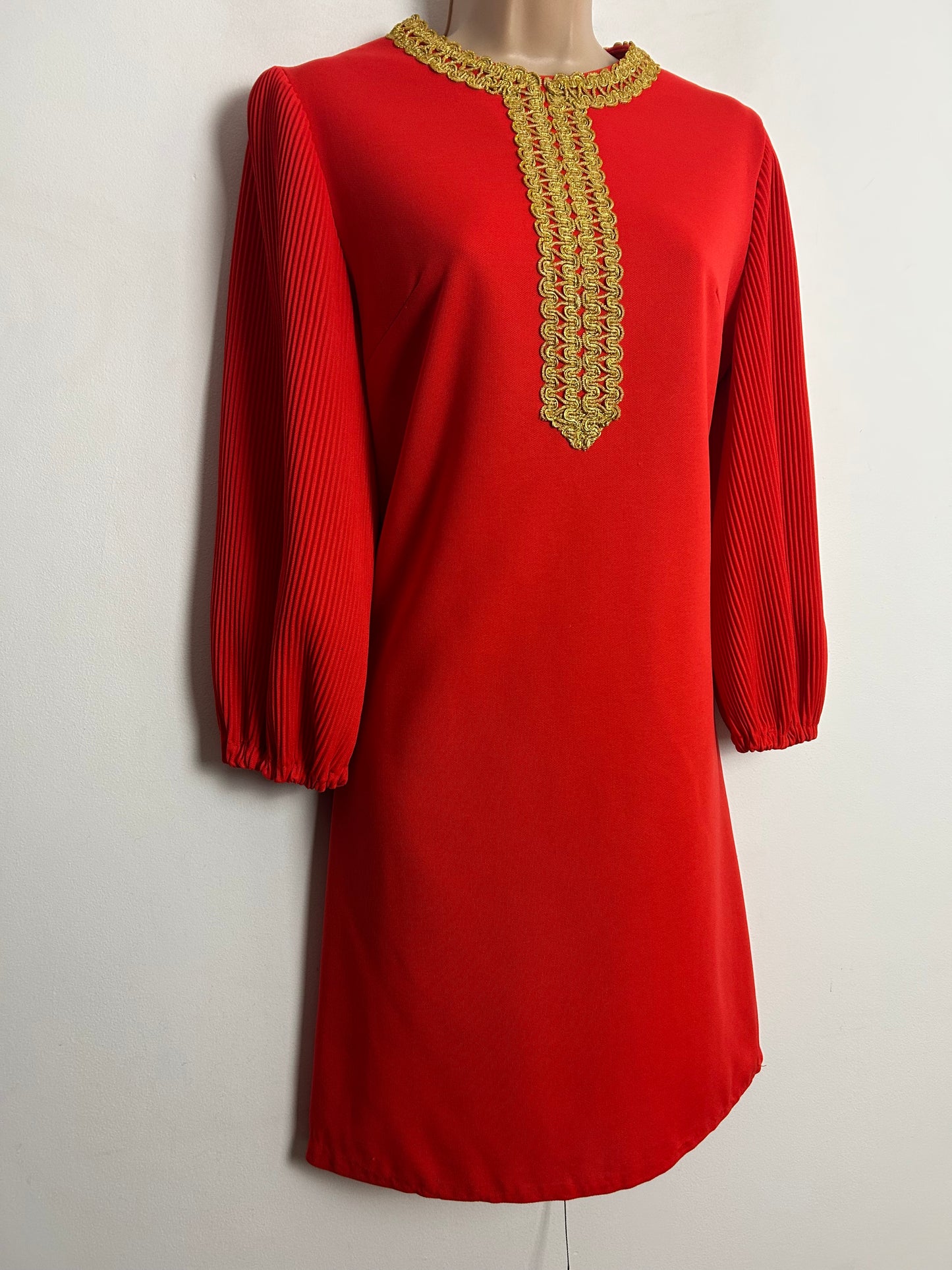 Vintage 1960s CARNEGIE BOUTIQUE UK Size 10-12 Orange & Metallic Gold Trim Long Pleated Sleeve Mod Shift Party Dress