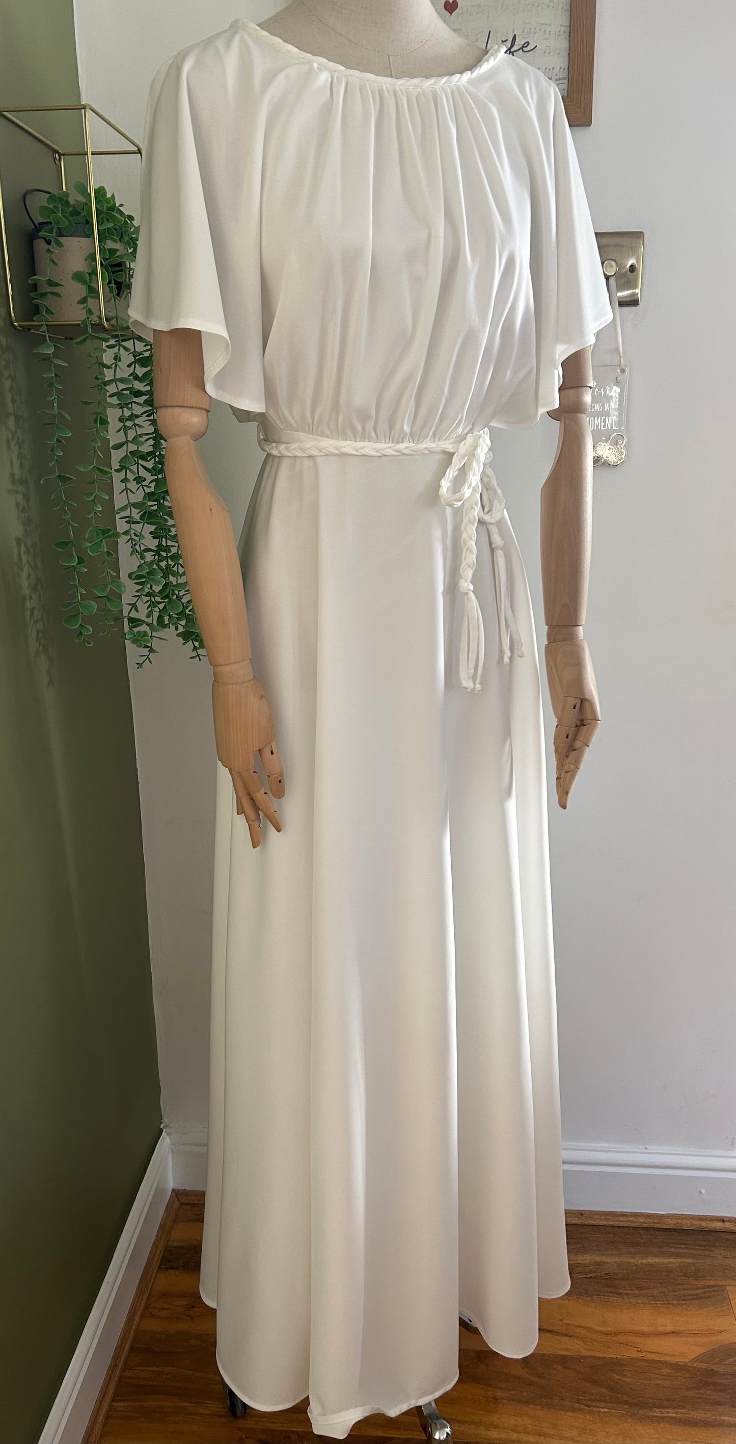 Vintage 1970s Size 6 White Flutter Sleeve Plaited Tie Belt Grecian Style Summer Maxi Dress