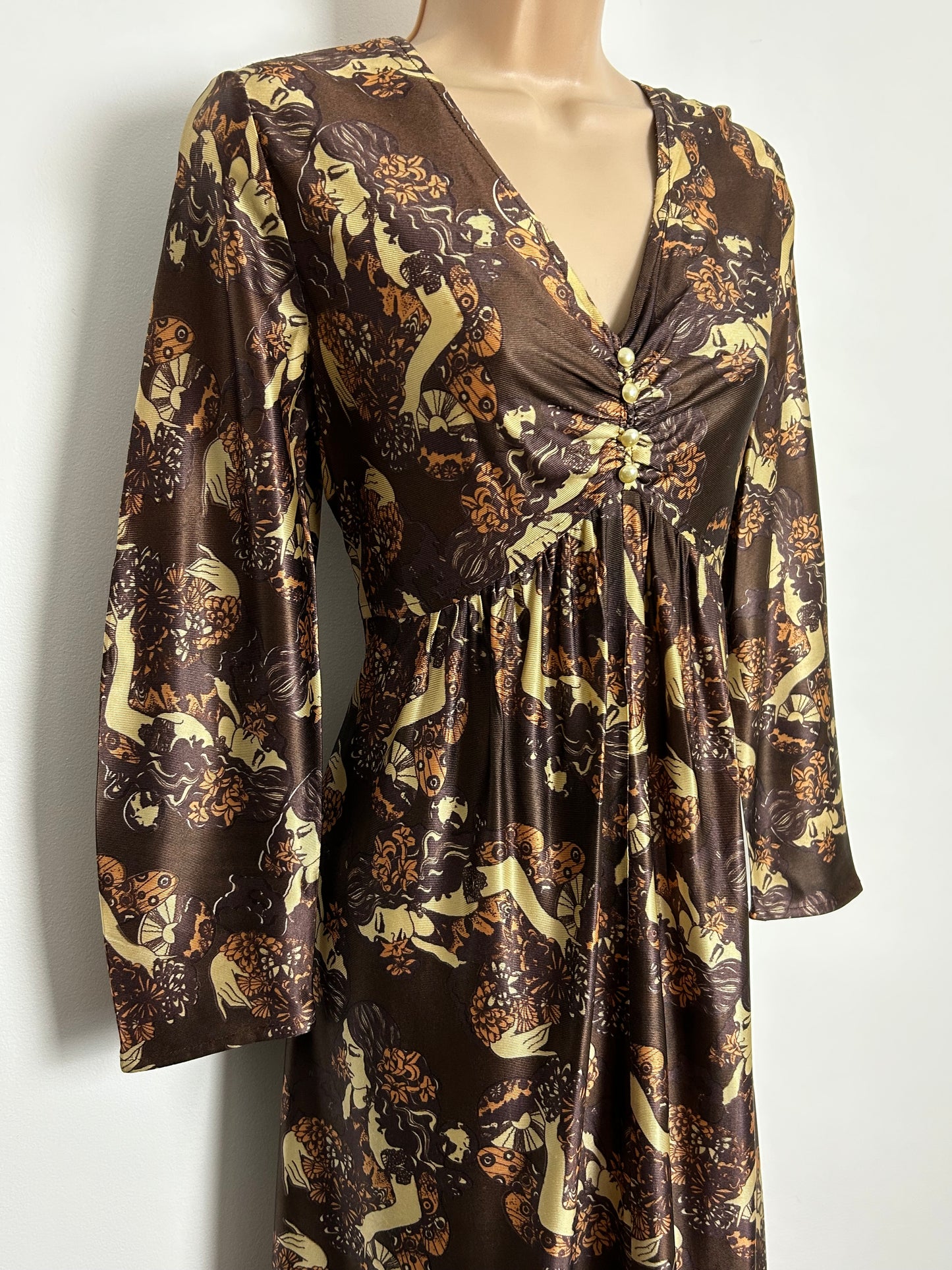Vintage 1970s ANKEN Size 10 Brown & Beige Tones Figurine Novelty Print Long Sleeve Maxi Dress