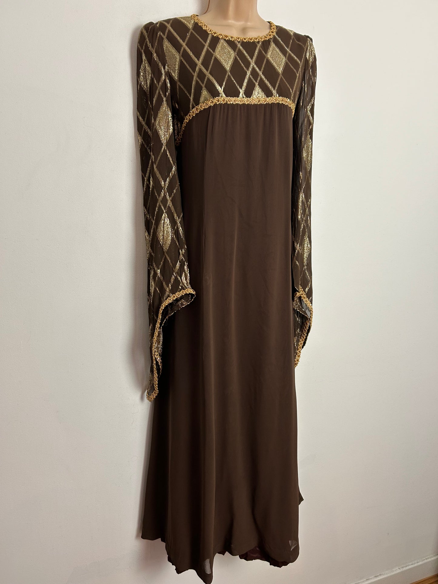 Vintage Early 1960s ALEXANDER CLARE UK Size 10 Brown & Gold Lurex Diamond Pattern Long Sleeve Occasion Maxi Dress