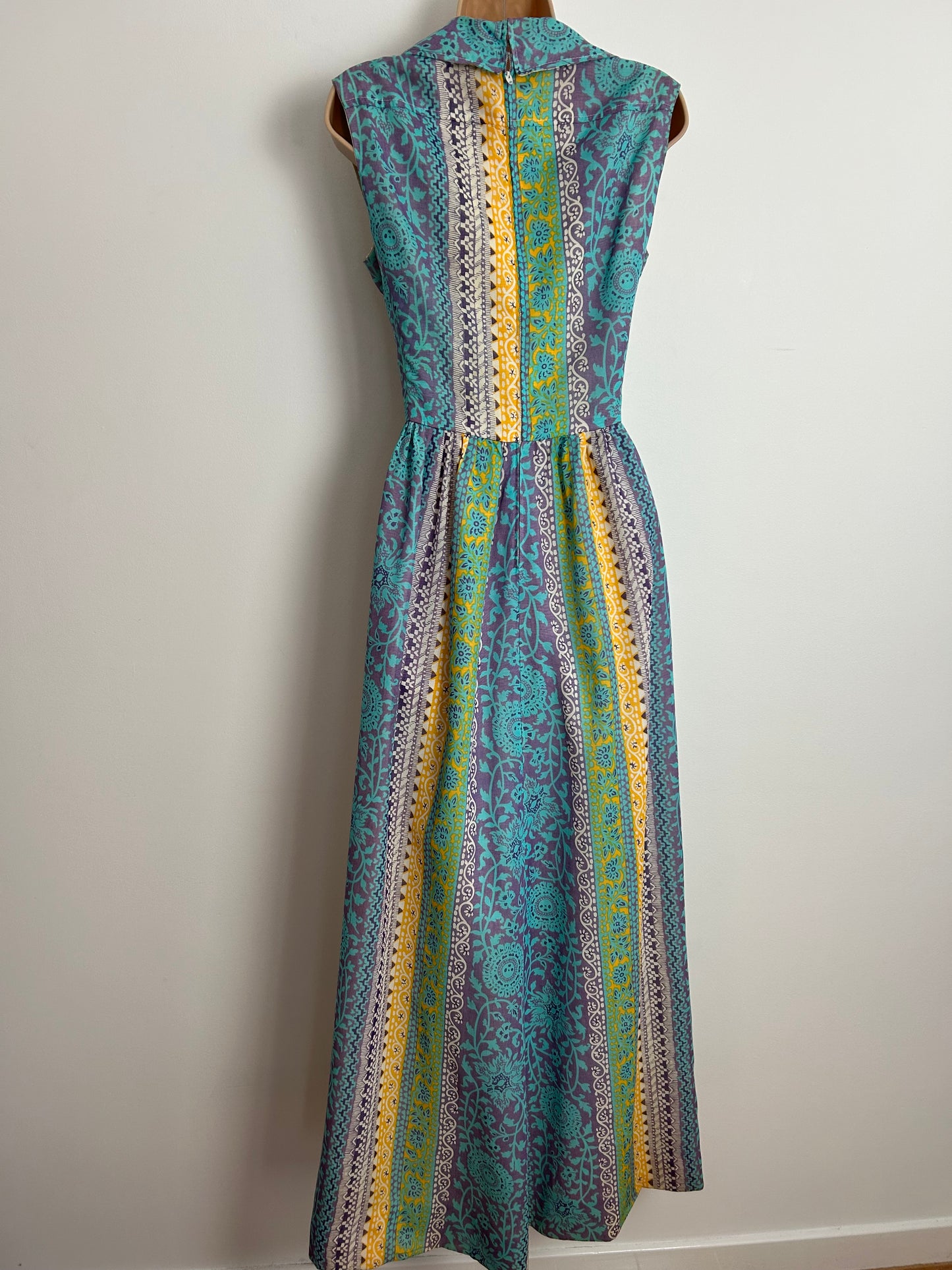 Vintage 1970s RARE DESIGNER TONY ARMSTRONG UK Size 10 Turquoise Yellow Purple & White Abstract Stripe Print Maxi Dress