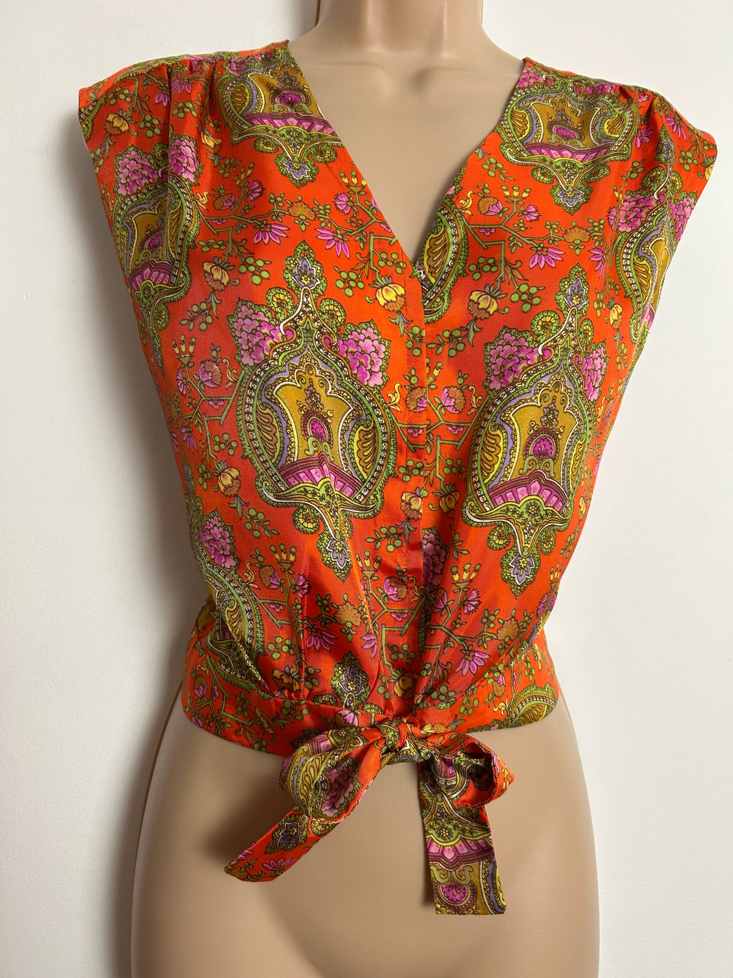 Vintage 1970s Size 10 Orange Green & Pink Nouveau Floral Print Sleeveless Tie Waisted Blouse