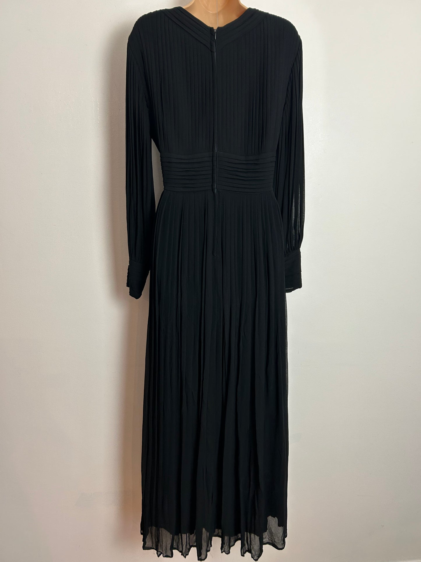 Vintage 1970s LOUIS FERAUD UK Size 12 Black Long Balloon Sleeve Pleated Evening Maxi Dress