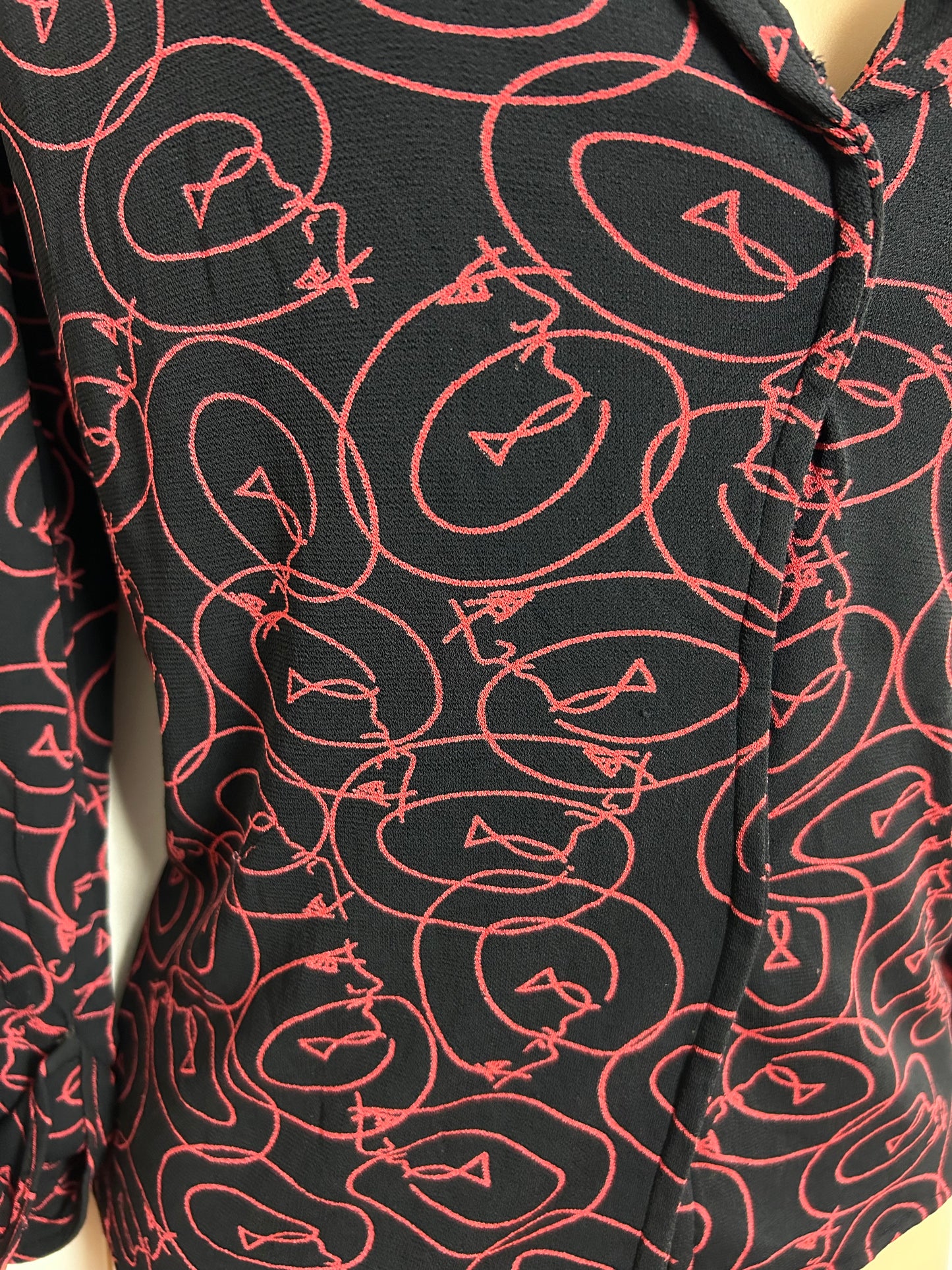 Vintage Late 1970s JAEGER UK Size M (12-14) Black & Red Scribble Print Rayon Long Sleeve Shirt