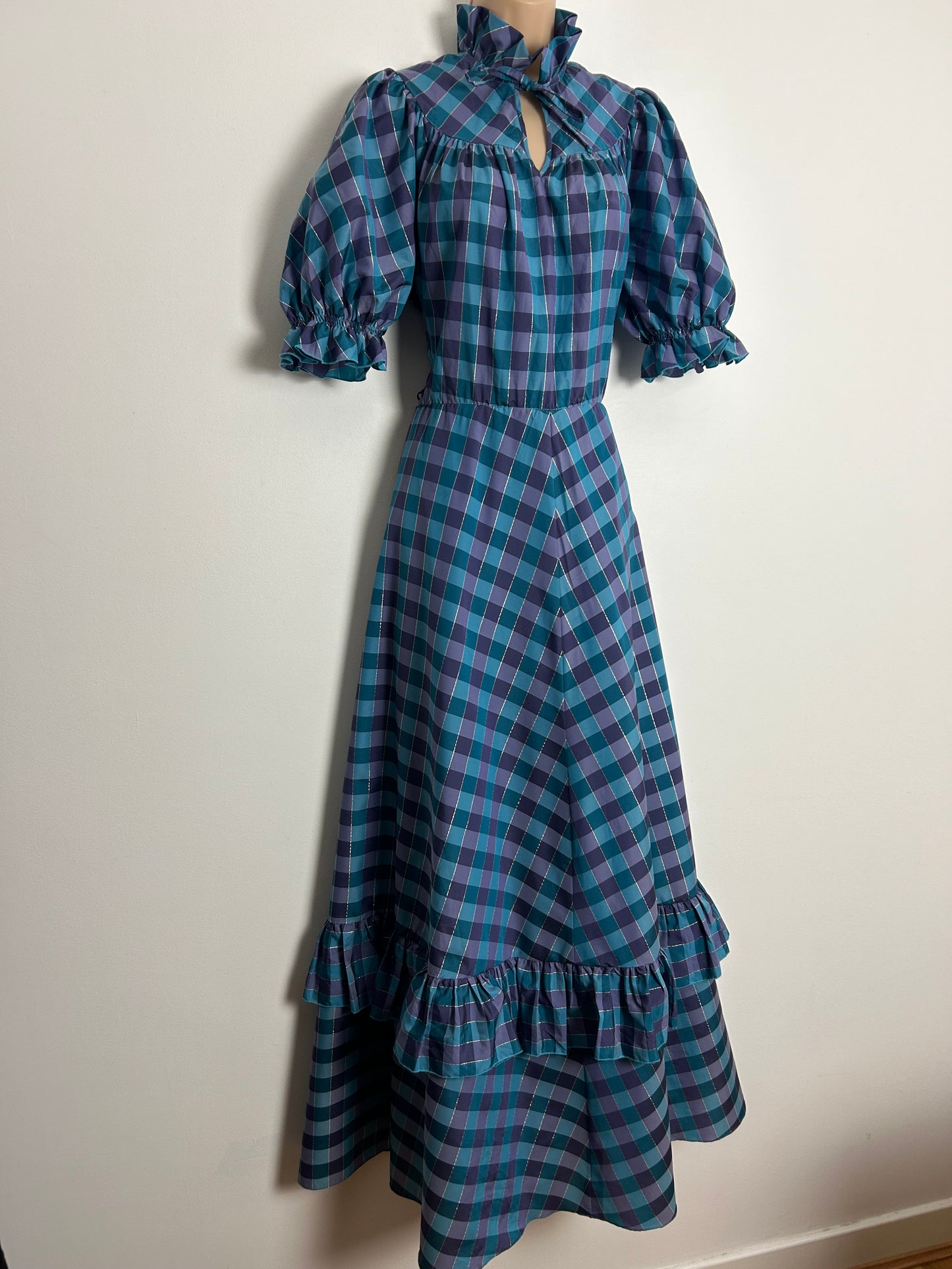 Vintage Late 1970s UK Size 10 Blue Purple & Gold Check Pattern Ruffle Collar Tie Neck Short Sleeve Prairie Maxi Dress