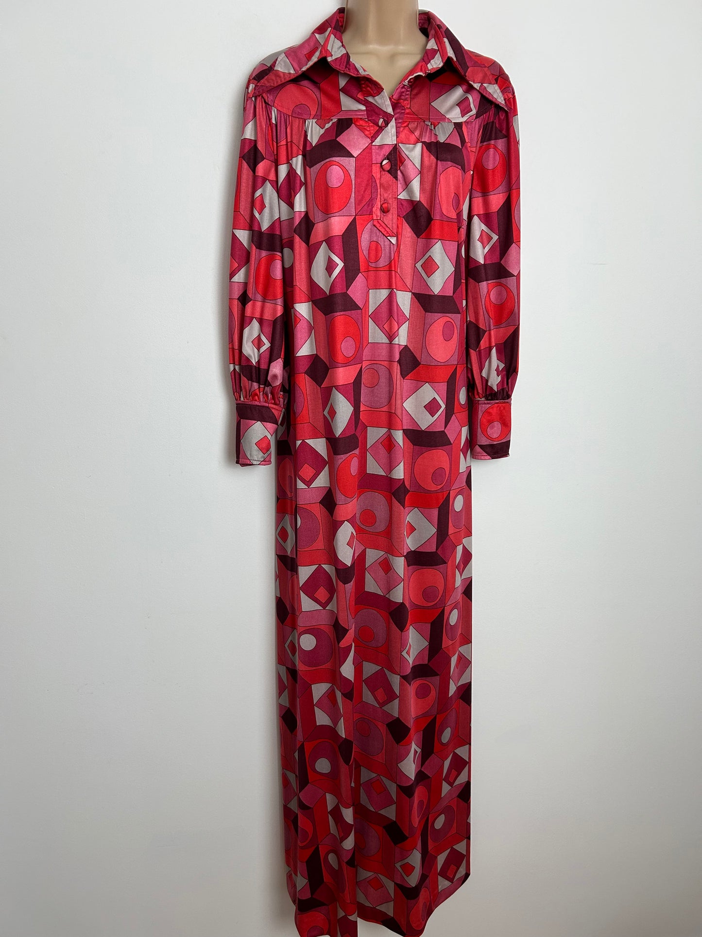 Vintage 1970s J By JAYS Size 12 Pink & Red Tones Geo Print Long Sleeve Loose Smock Kaftan Style Maxi Dress