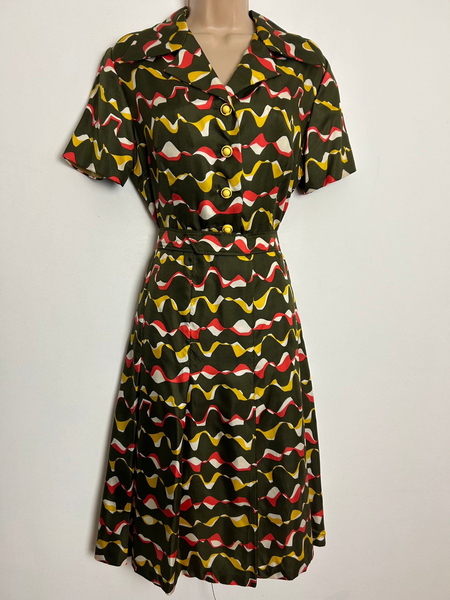 Vintage Late 1950s/Early 1960s UK Size 14-16 Dark Green Orange Yellow & White Abstract Wavy Stripe Print Short Sleeve Belted Day Dress