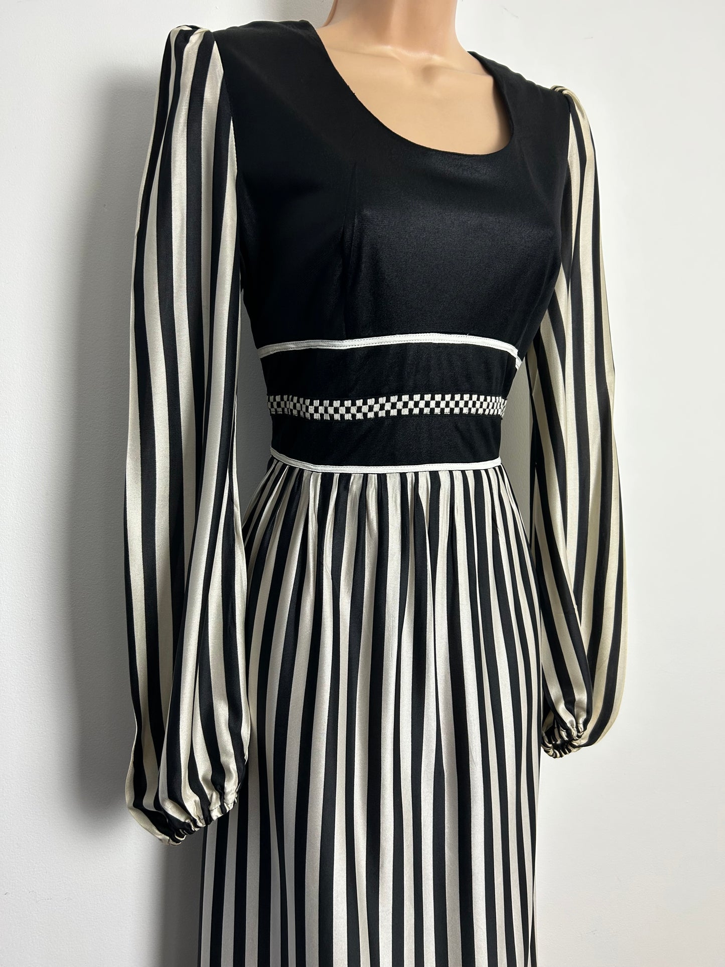 Vintage 1970s DEVONSHIRE LADY Size 10 Black & White Vertical Stripe Long Sleeve Maxi Dress
