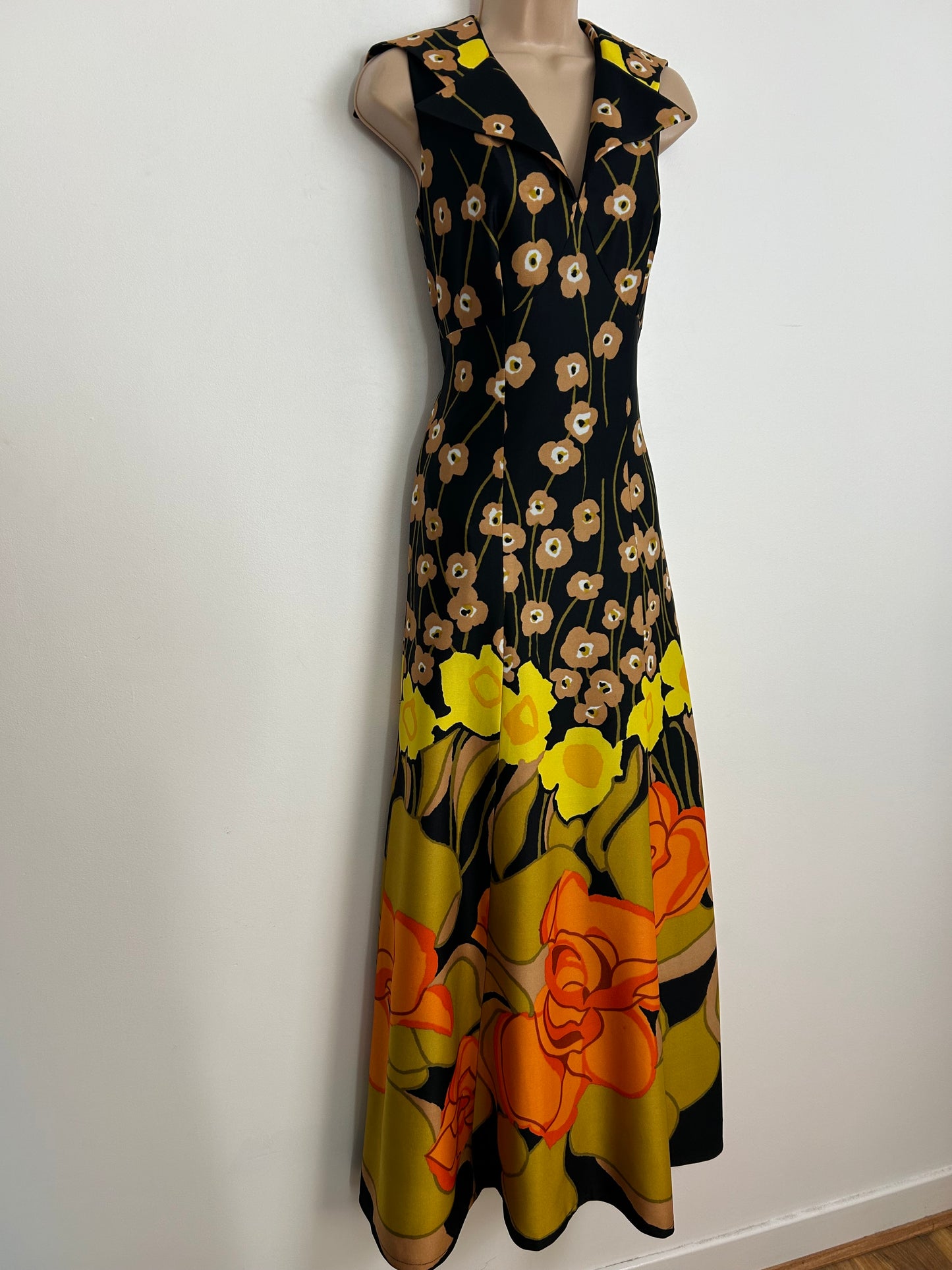 Vintage 1970s MODELE DE PARIS Size 8-10 Black Beige Yellow & Orange Floral Print Wide Collared Sleeveless Maxi Dress