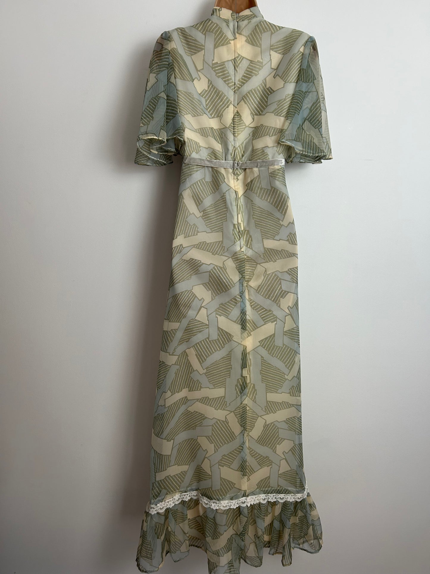 Vintage 1970s Size 8-10 Pretty Sage Green Abstract Print Lace Trim Prairie Boho Maxi Dress