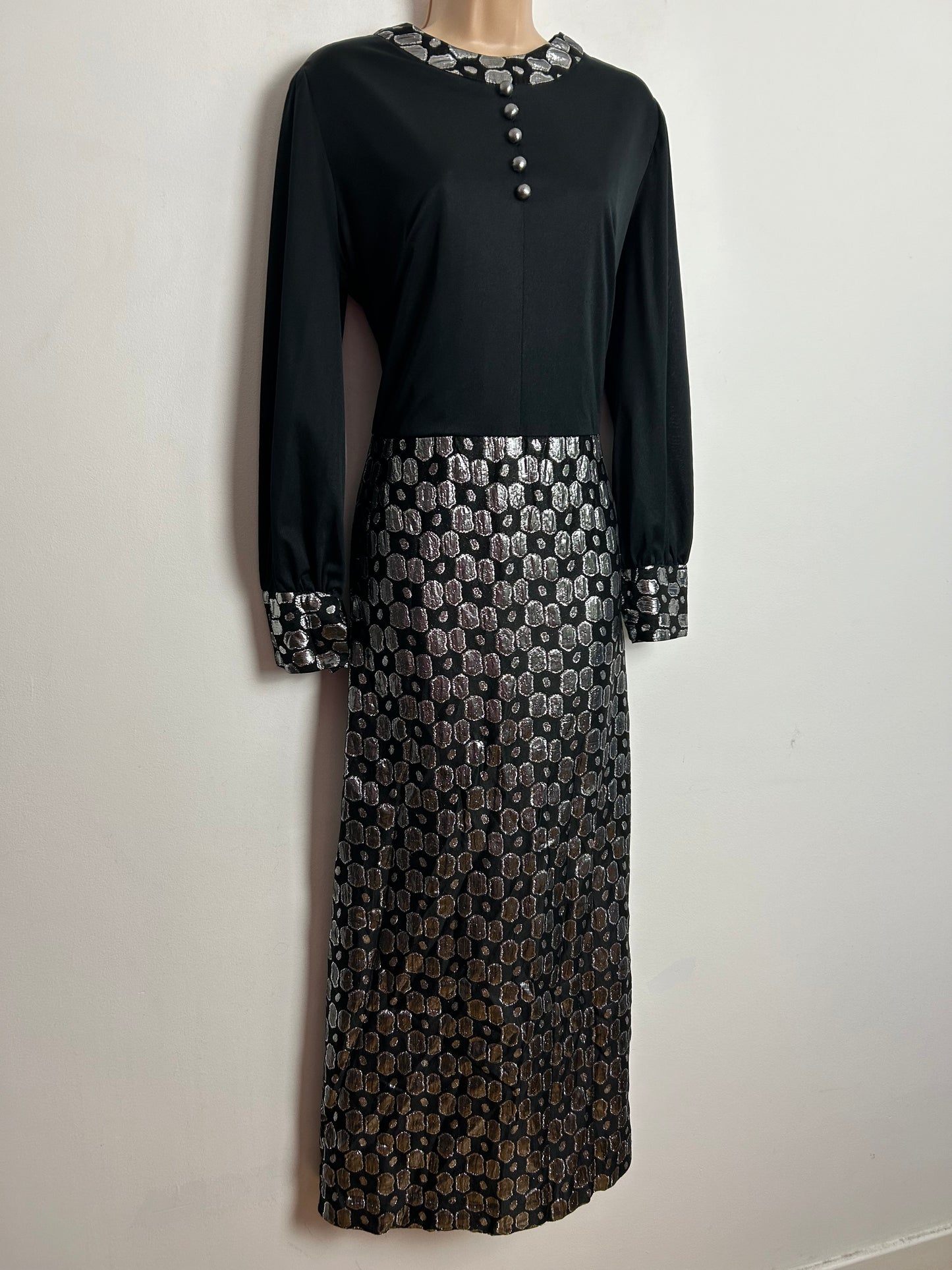 Vintage 1970s MI SIZE UK Size 14-16 Black & Metallic Silver Lurex Abstract Pattern Long Sleeve Occasion Maxi Dress