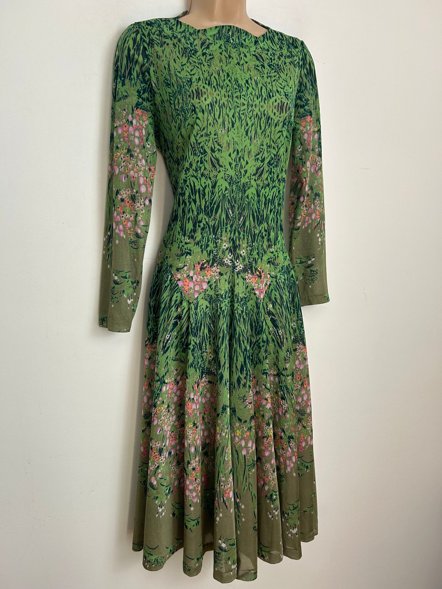 Vintage Late 1970s Italian Made FELICE For INSTRADE Size 8-10 Green & Pink Floral Print Long Sleeve Flared Day Dress