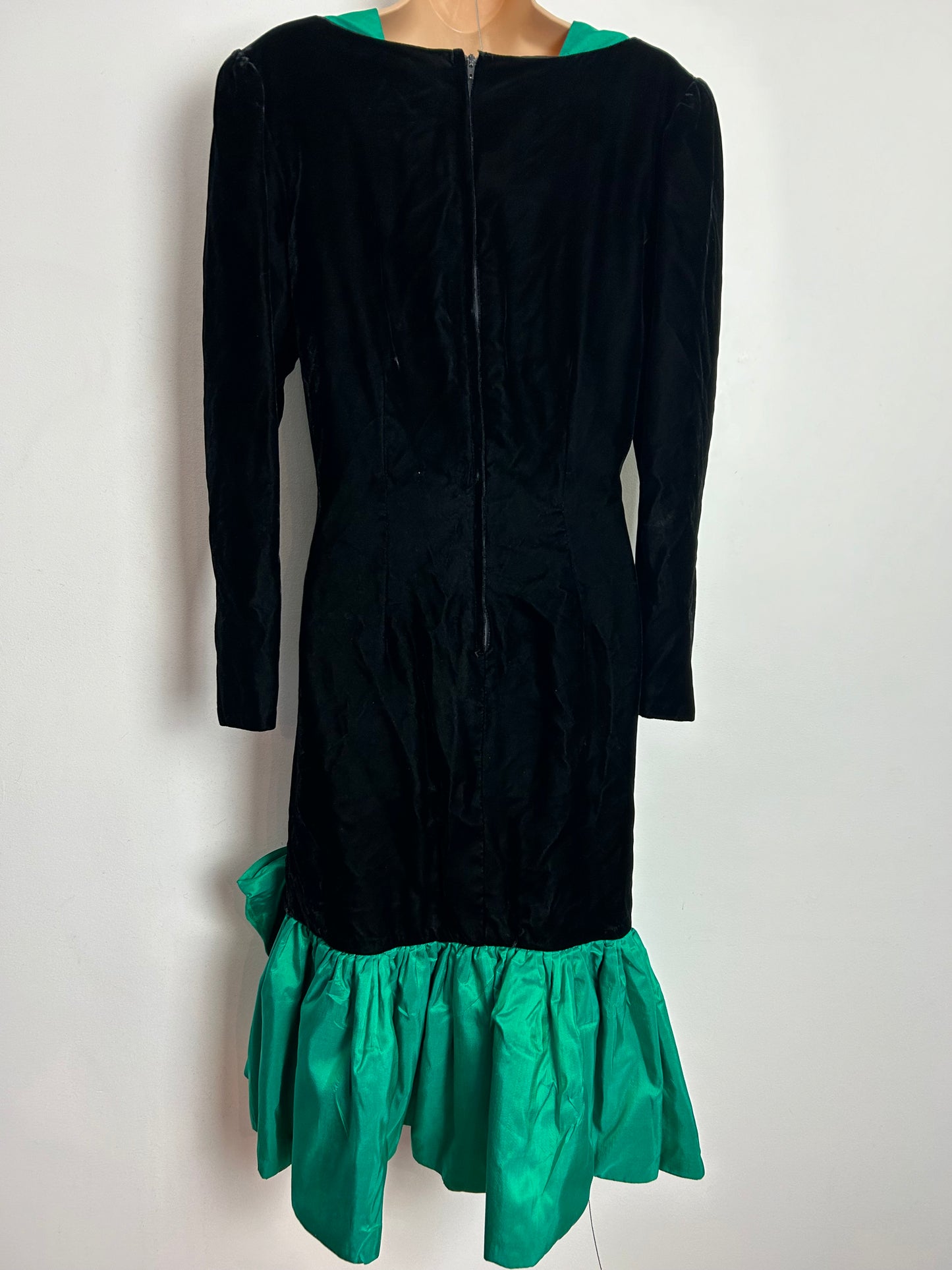 Vintage 1980s DESIGNER CARVEN PARIS Size 12 Black & Green Velvet Silk Bow Detail Cocktail Party Dress
