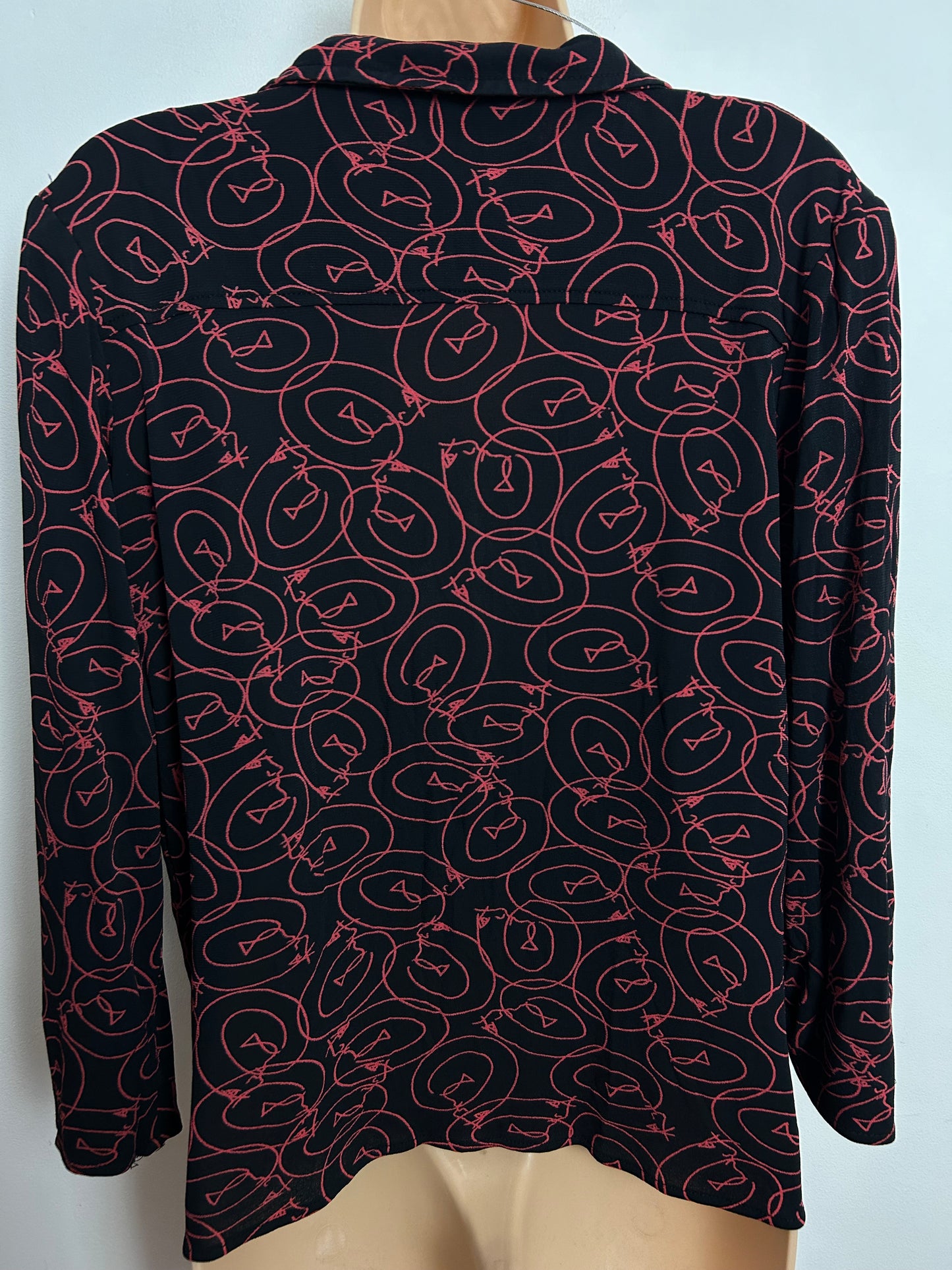 Vintage Late 1970s JAEGER UK Size M (12-14) Black & Red Scribble Print Rayon Long Sleeve Shirt