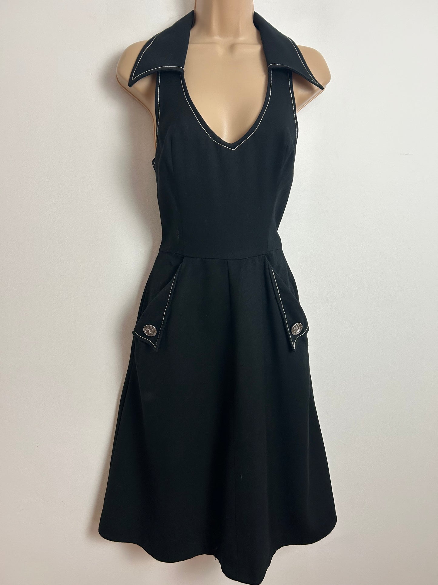 Vintage 1970s MICHAEL SINCLAIR Size 6 Black Sleeveless Wide Collared Pocket Detail Fit & Flare Mod Dress