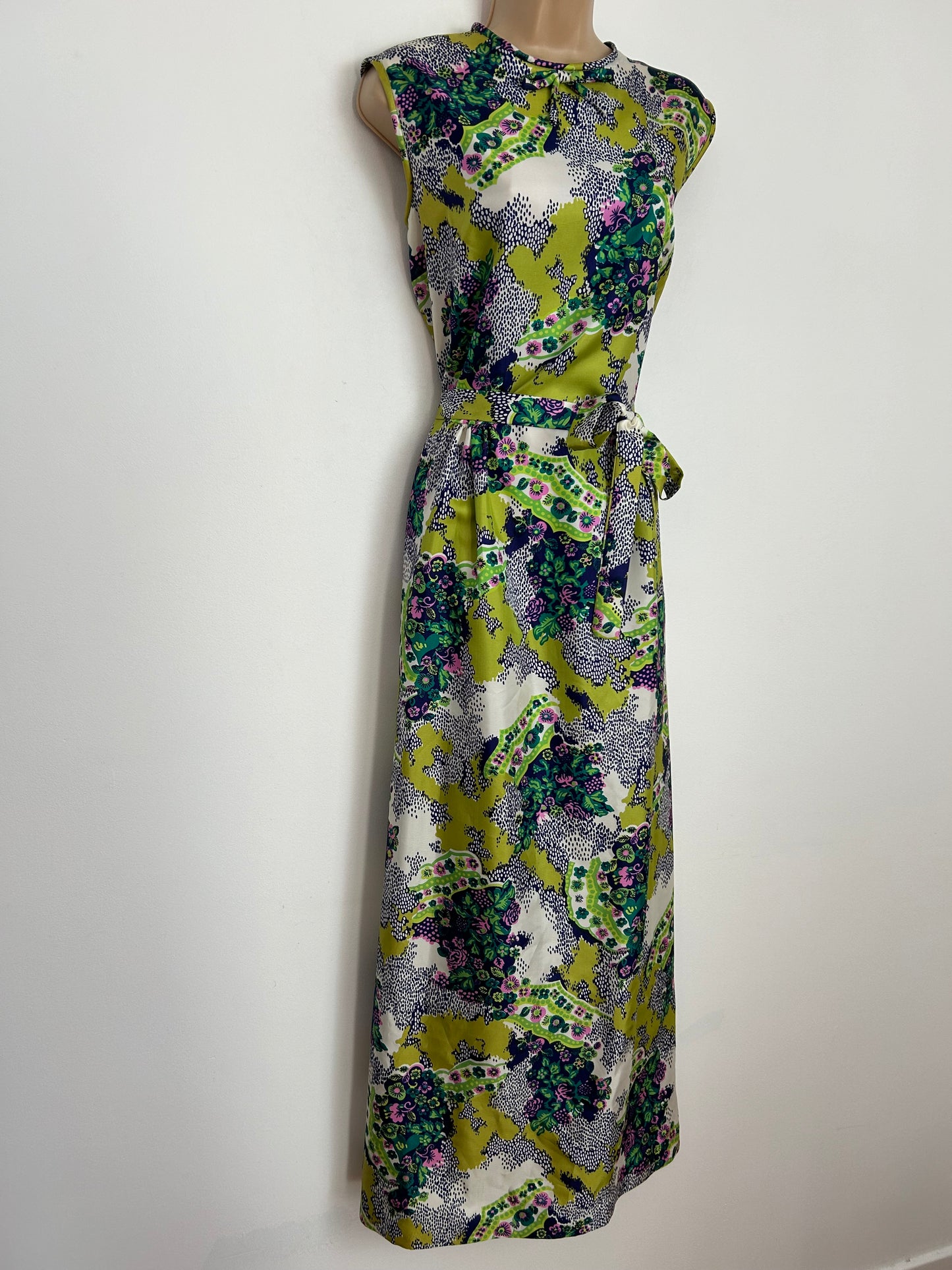 Vintage 1970s DL BARRON UK Size 14 Navy Blue Green & Pink Floral Print Sleeveless Belted Maxi Dress