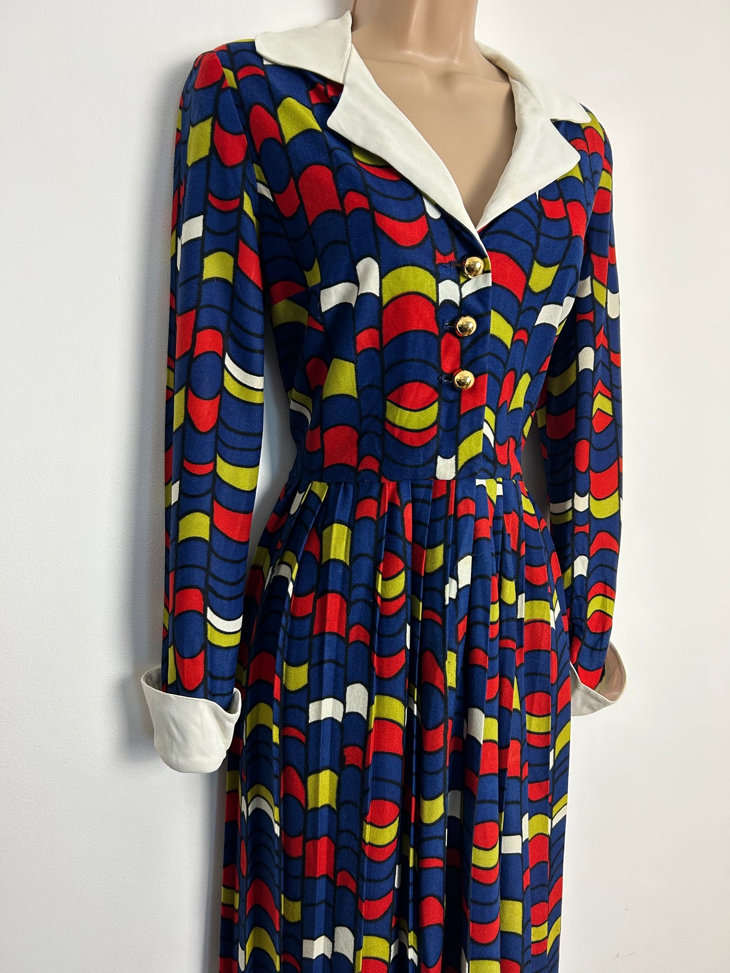 Vintage Early 1970s FRANK USHER UK Size 10 Blue Red & Green Abstract Print Long Sleeve Pleated Maxi Dress