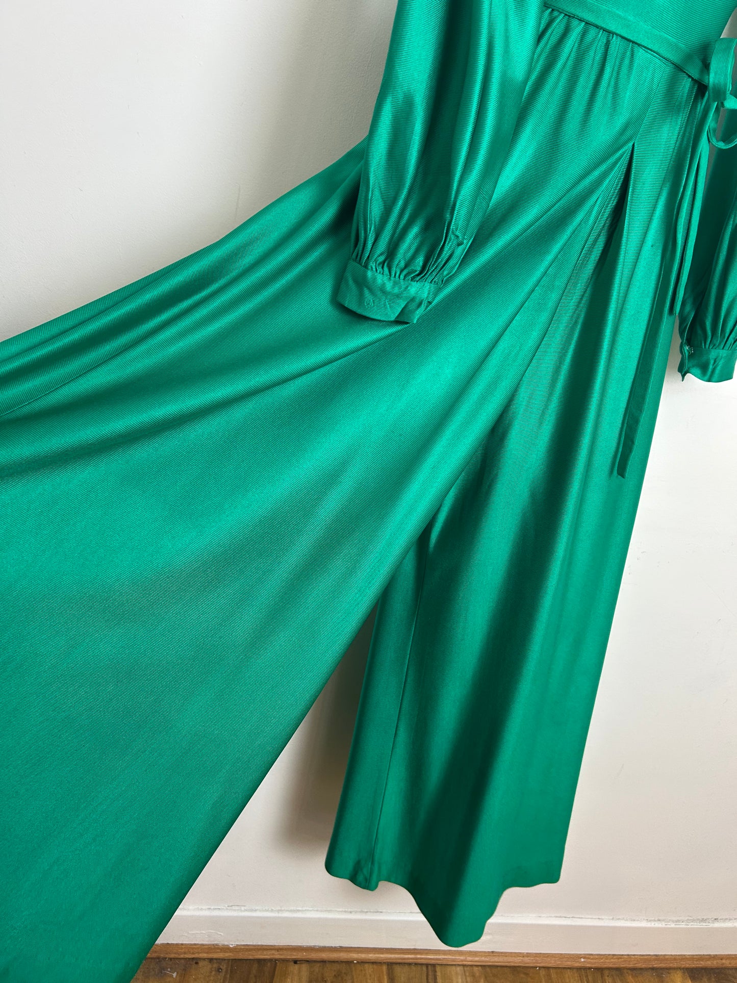 Vintage 1970s KATI AT LAURA PHILLIPS Size 8 Emerald Green Long Sleeve Belted Wide Leg Jumpsuit