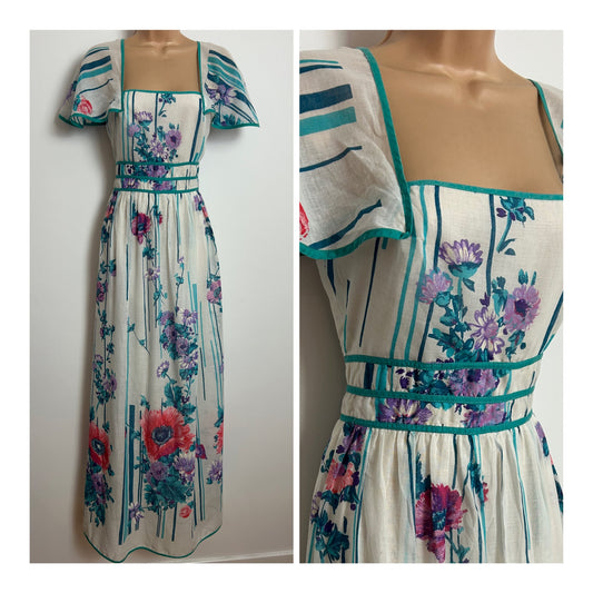 Vintage 1970s Size 6 White Turquoise Teal & Purple Floral & Stripe Print Short Sleeve Maxi Dress