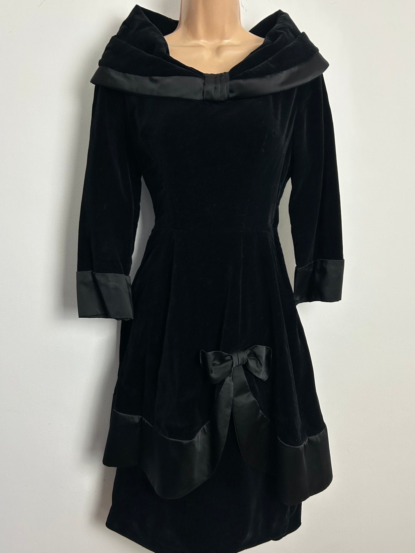 Vintage 1960s Size 8 Black Velvet Bardot Collar Bow Detail Evening Occasion Dress