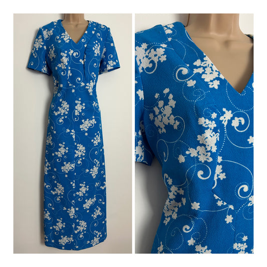 Vintage 1970s UK Size 12 Blue & White Floral Print Short Sleeve Crimplene Maxi Dress