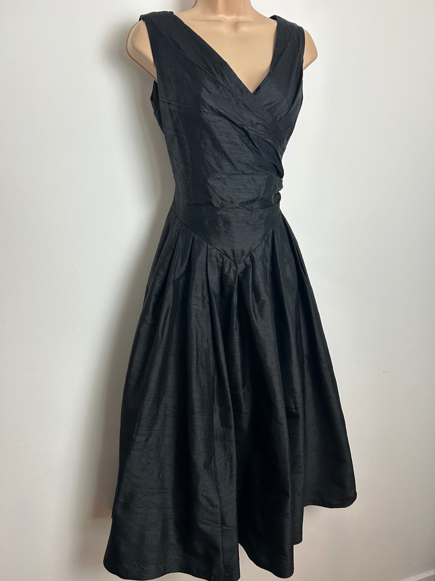 Vintage 1980s LAURA ASHLEY Size 6 (Size 10 On Label) Black 100% Silk Pleated Party Evening Dress