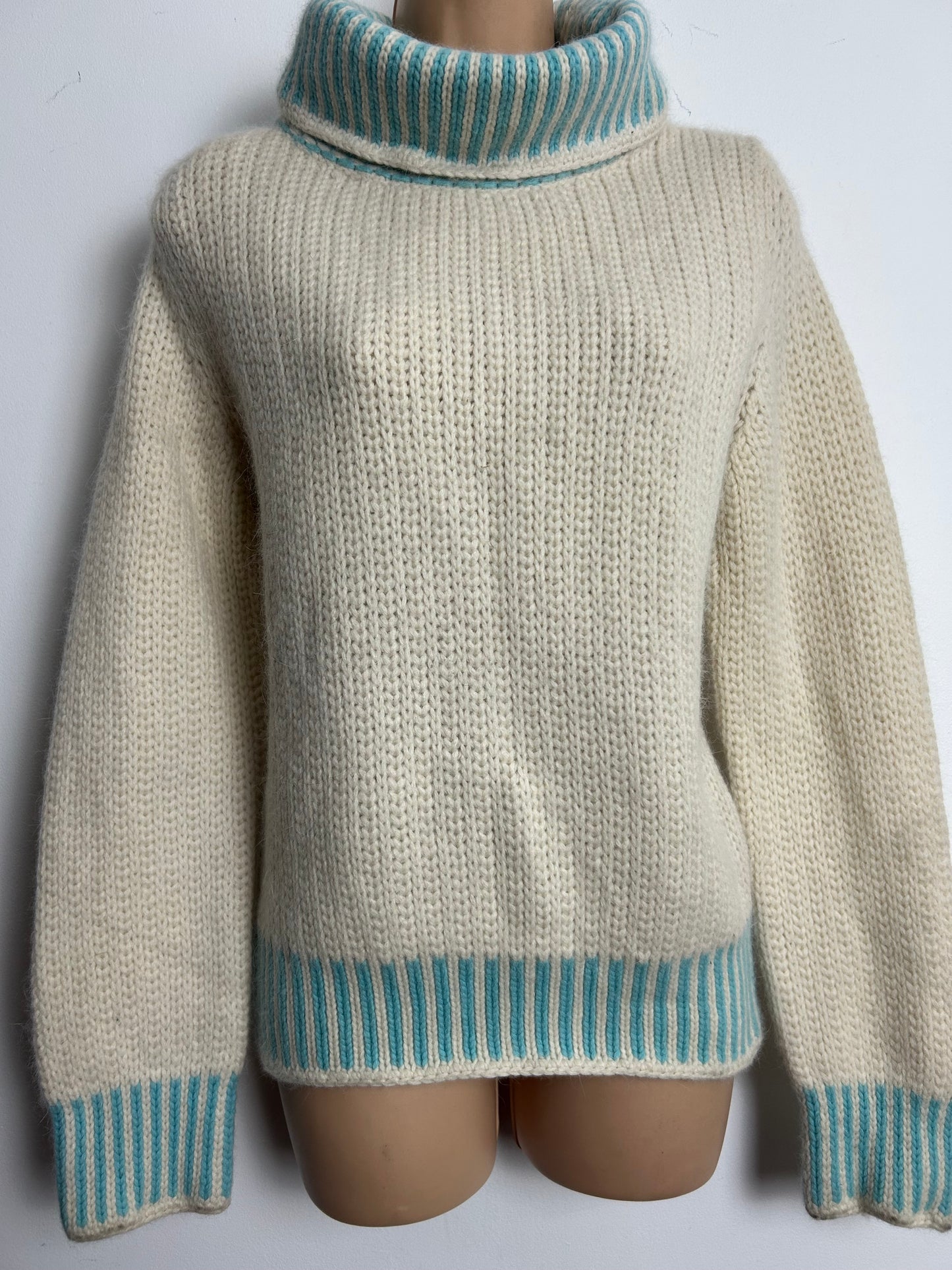 Vintage 1980s Size 12-14 Cream & Blue Chunky Knit Funnel Neck Long Sleeve Wool Jumper
