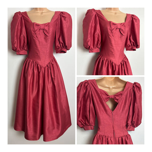 Vintage 1980s Size 6-8 Dark Coral Bow Detail Puff Sleeve Xmas Party Prom Dress
