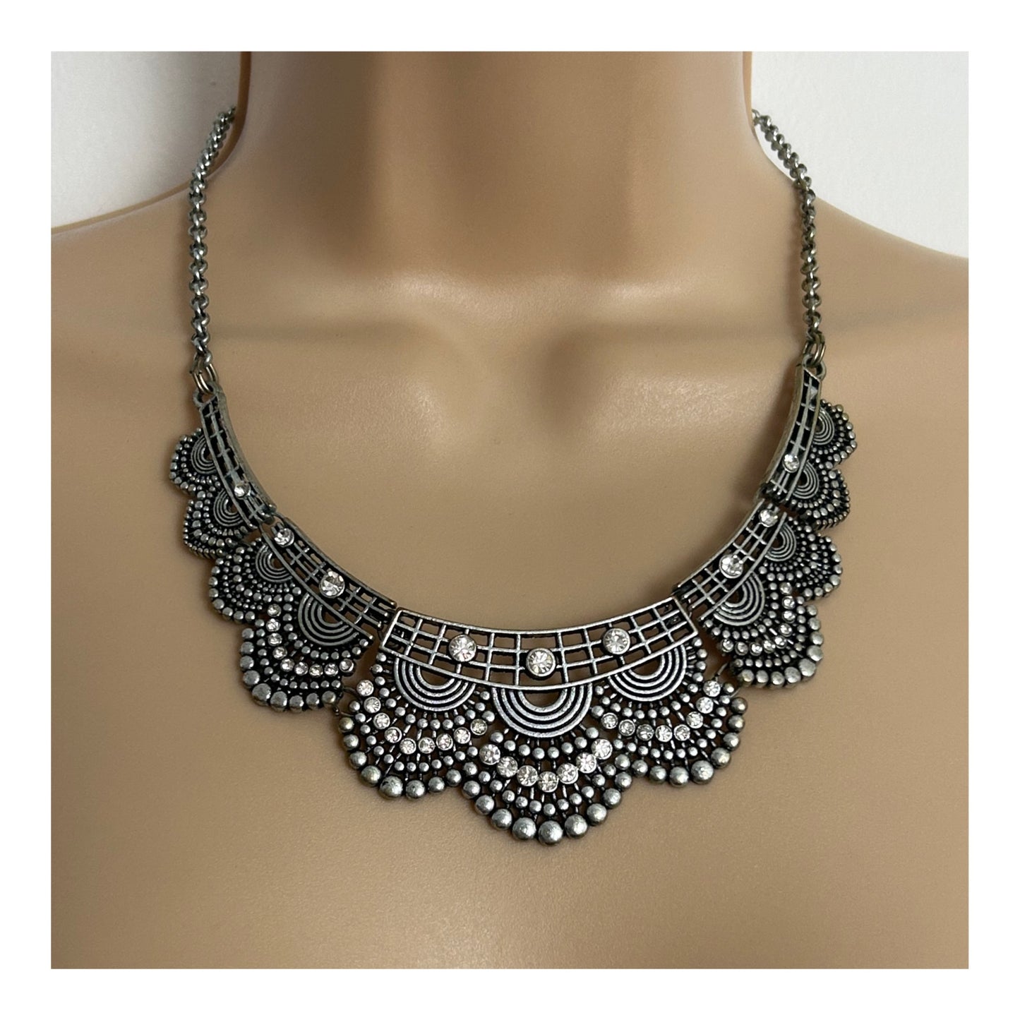 Vintage Silver Tone Base Metal Boho Art Deco Style Diamante Set Scallop Design Necklace