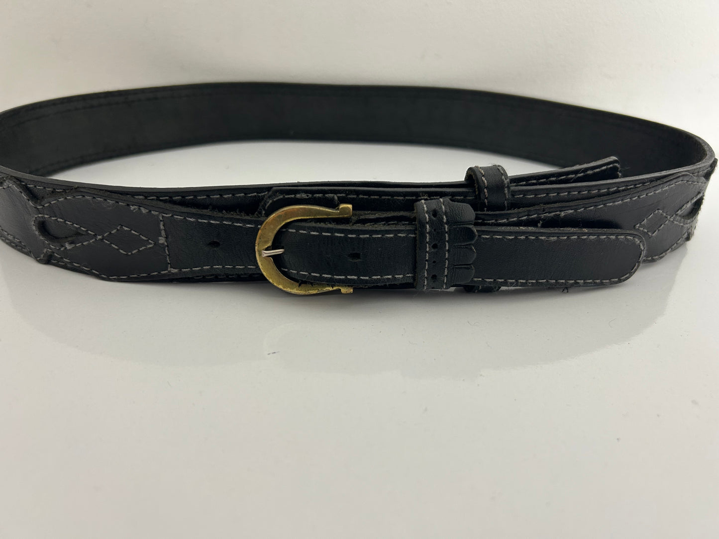 Vintage 1980s Black Leather & Floral Embroidered Detail Western Style Belt