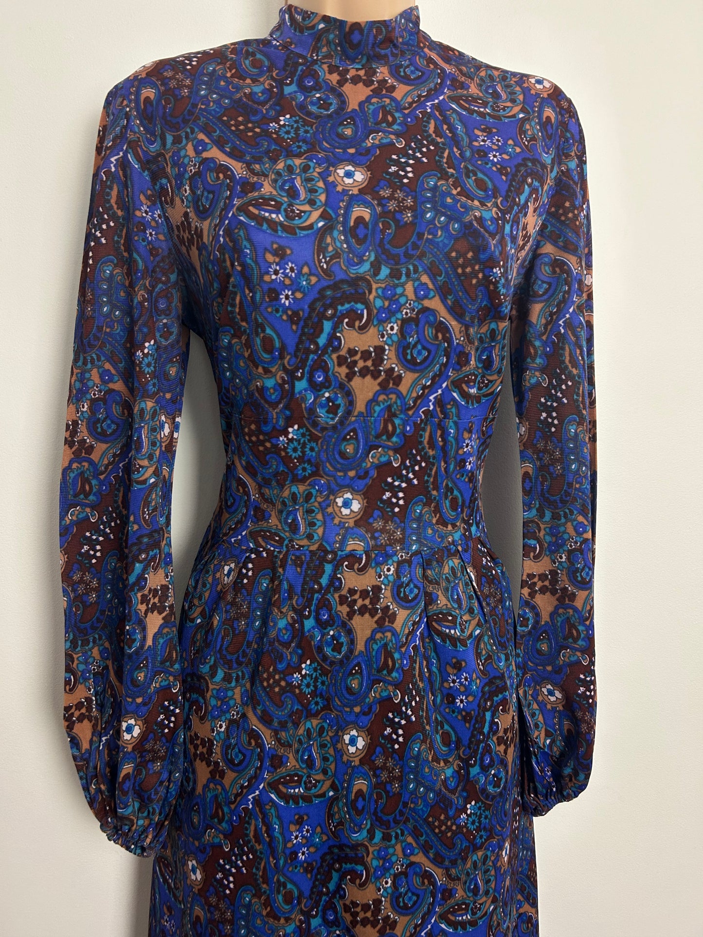 Vintage 1970s Size 8-10 Blue & Brown Tones Paisley Scarf Print Long Sleeve Maxi Dress