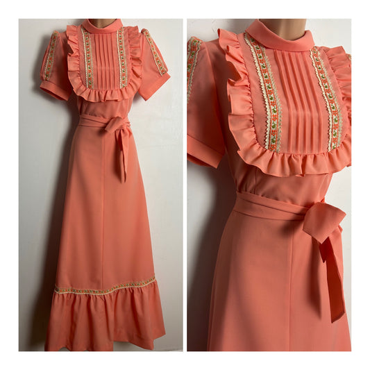 Vintage 1970s Size 8 Peach Pleated Floral Braid Trim Short Sleeve Prairie Maxi Dress