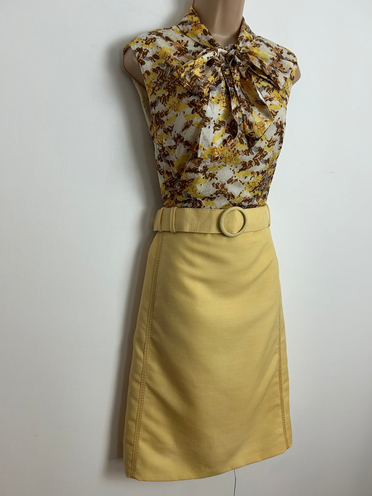 Vintage 1960s HUCKE Size 12 Mustard Brown White & Grey Abstract Print Pure New Wool Pussy Bow Belted Mod Dress