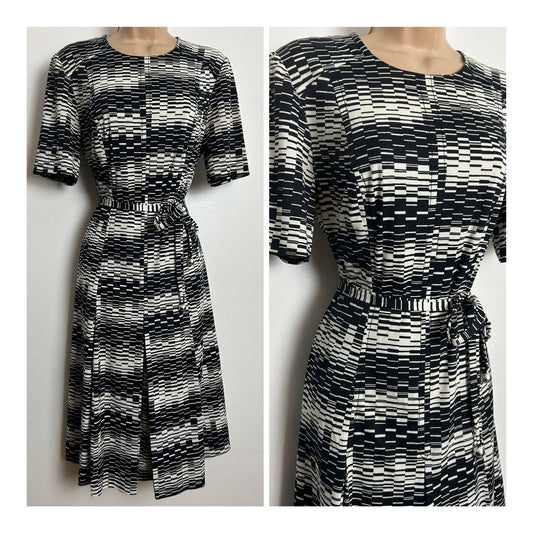 Vintage 1970s JEAN BIOLAY Size 12 Black & White Dash Print Short Sleeve Belted Day Dress