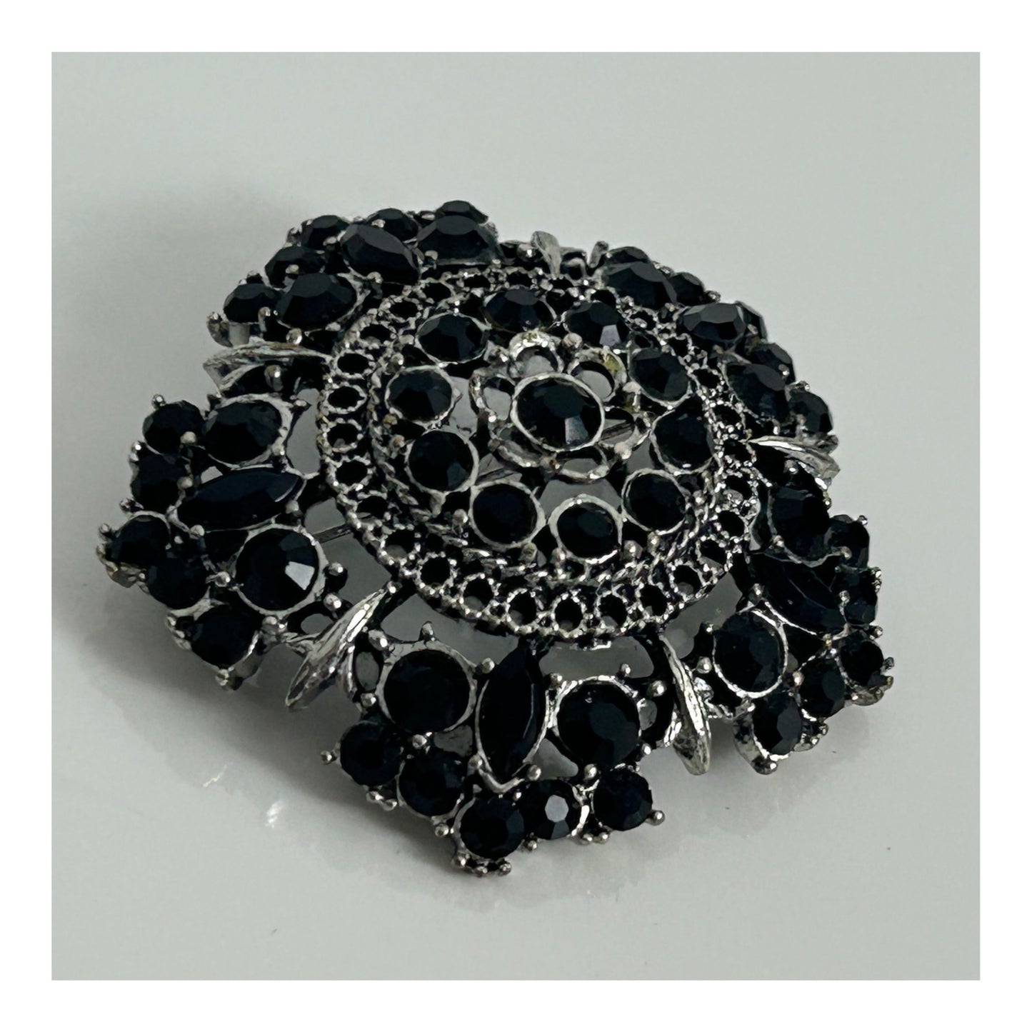Vintage 1970s Silver Tone & Black Stone Set Brooch