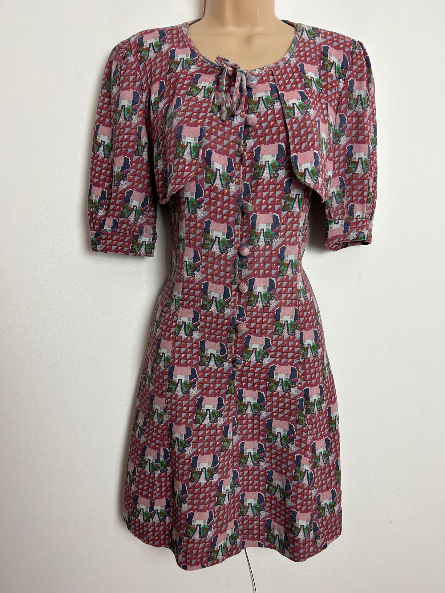 Vintage Late 1960s UK Size 8-10 Cute Dusky Pink Country Cottage Novelty Print Mock 2 Piece Mod Dolly Dress