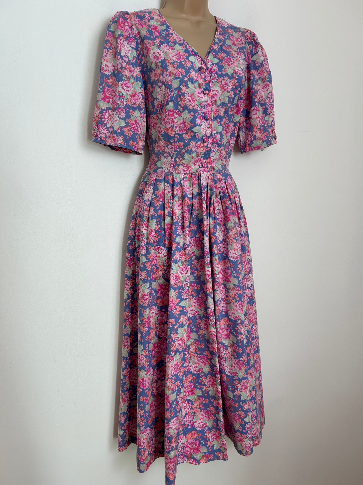 Vintage 1980s LAURA ASHLEY UK Size 10 (Size 14 On Label) Pretty Blue & Pink Tones Floral Print Cotton Tea Dress