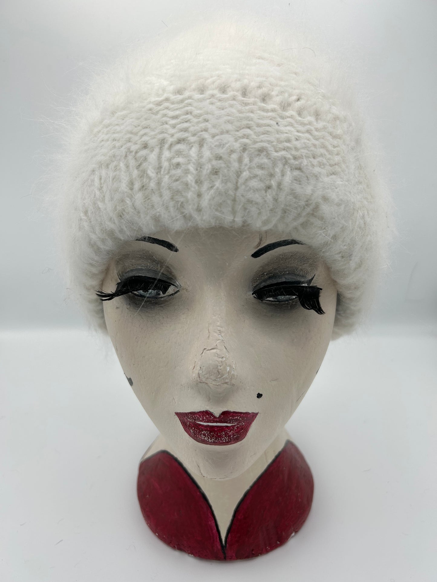 Vintage 1980s Winter White Chunky Super Soft 70% Angora Mix Beanie Style Winter Hat