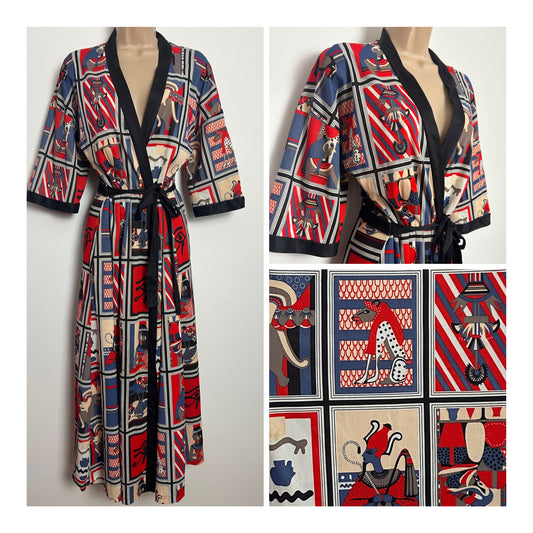 Vintage 1980s Size 10-12 Blue Red & Beige Egyptian Revival Novelty Print Wrap Style Midi Dress
