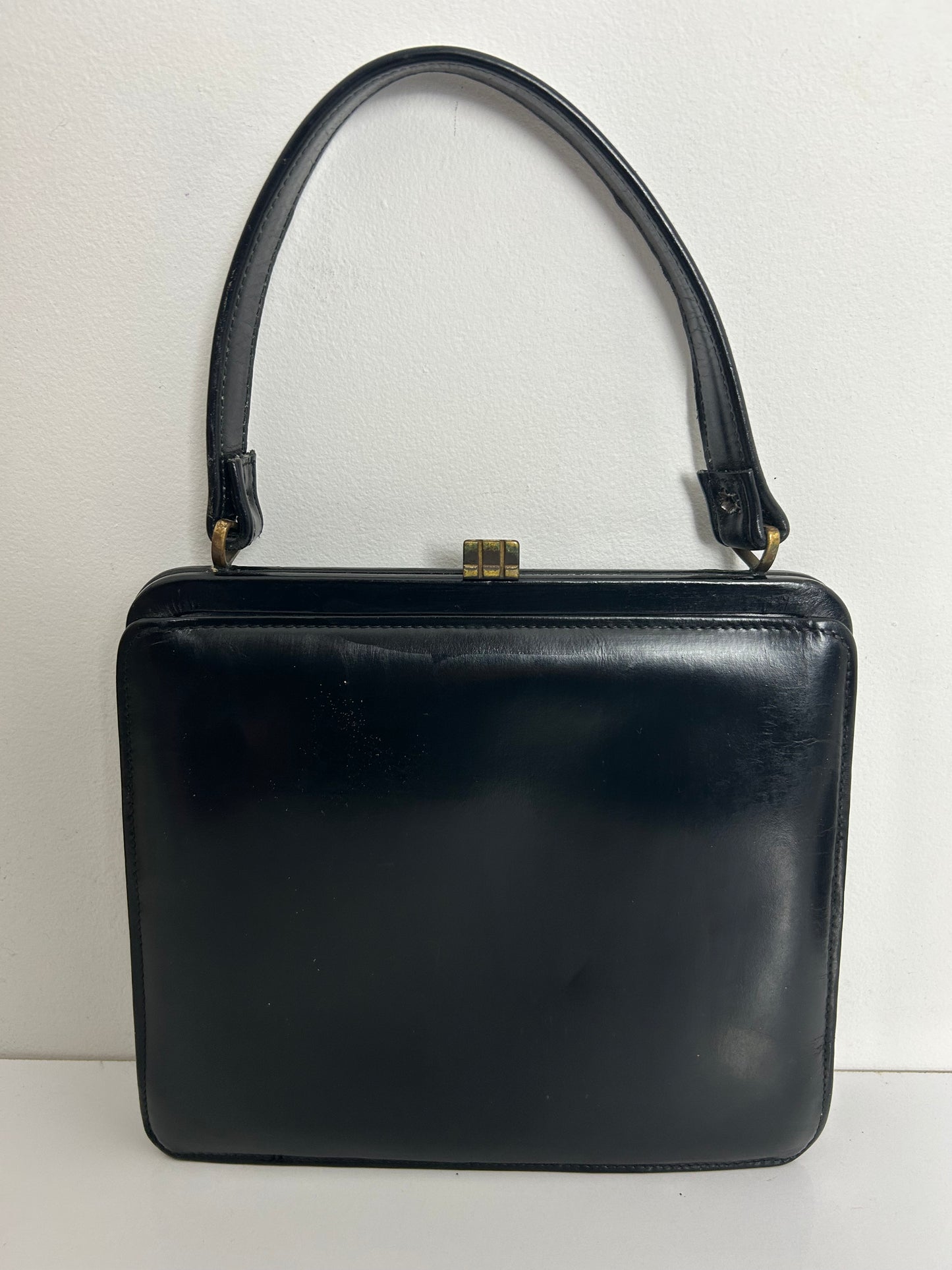 Vintage 1950s Black Leather Kelly Style Handbag With Suede Lining (Few issues)