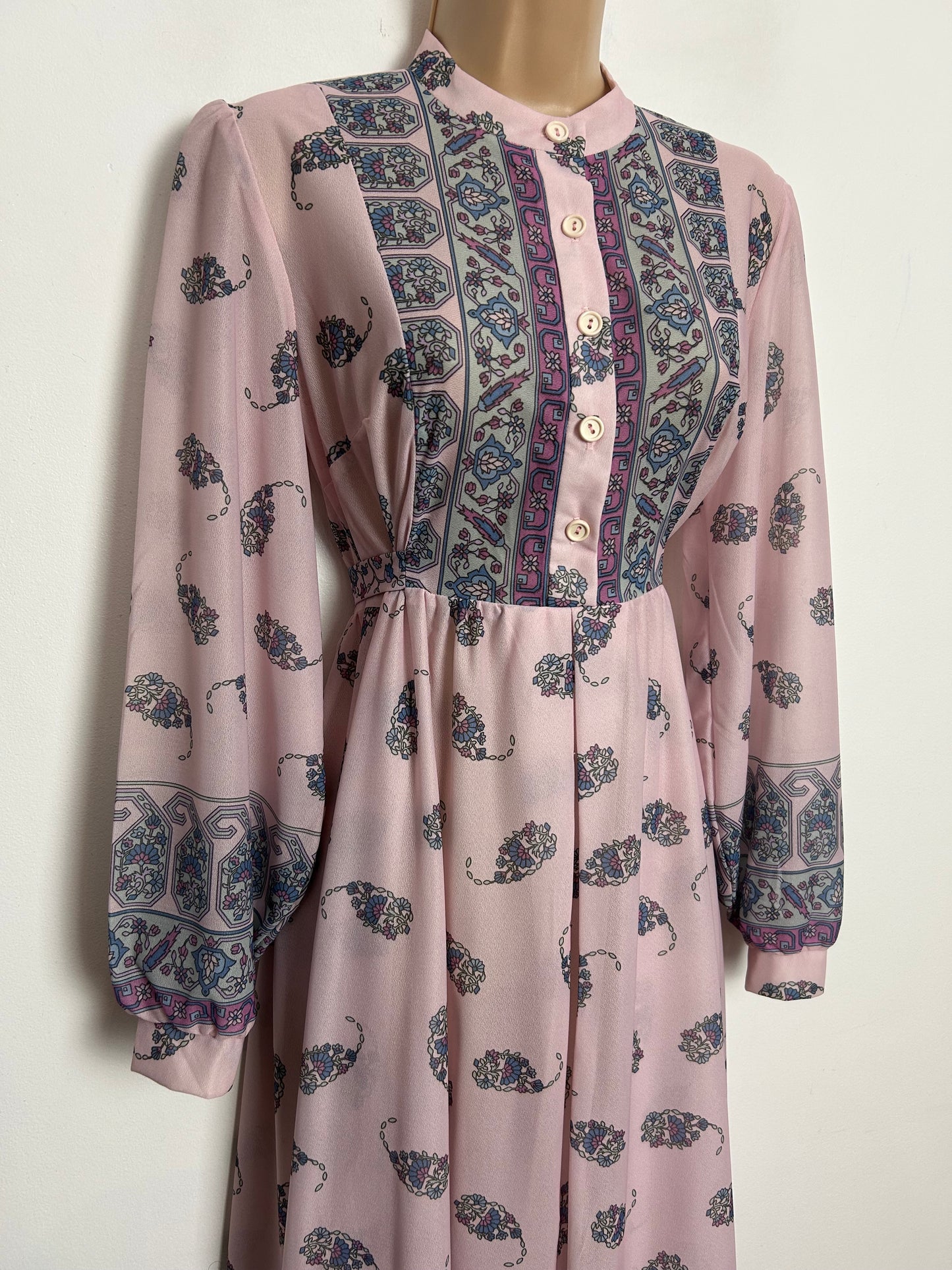 Vintage Late 1970s UK Size 8-10 Pale Pink & Blue Tones Nouveau Floral Print Long Sleeve Tie Back Day Dress