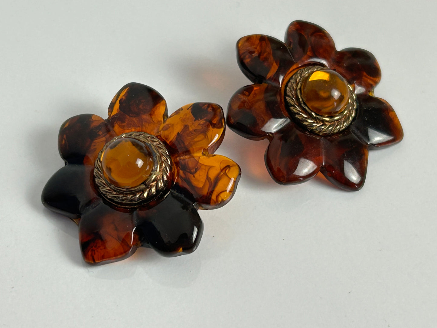 Vintage 1960s Large Tortoiseshell Style PlasticFlower Clip On Earrings