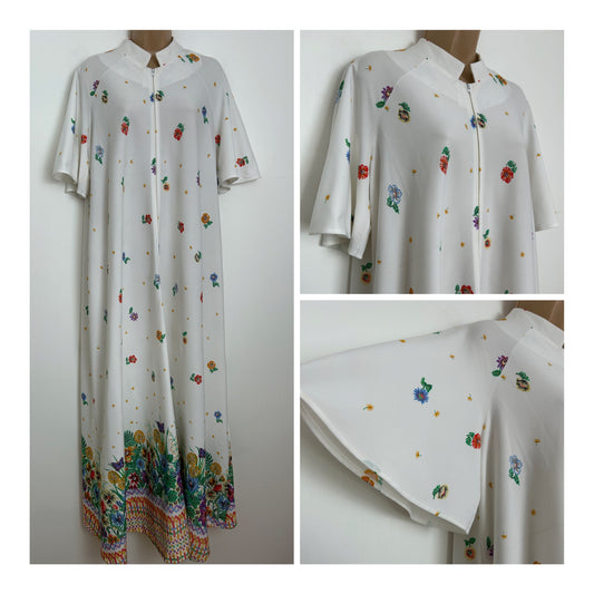 Vintage 1970s "BUTTERFIELD 8" One Size Up To Size 18 White Floral Print Kaftan House Dress Hostess Gown