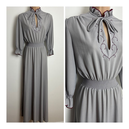 Vintage 1970s RICHARD SHOPS Size 12-14 Pale Grey & Maroon Embroidered Detail Long Sleeve Maxi Dress