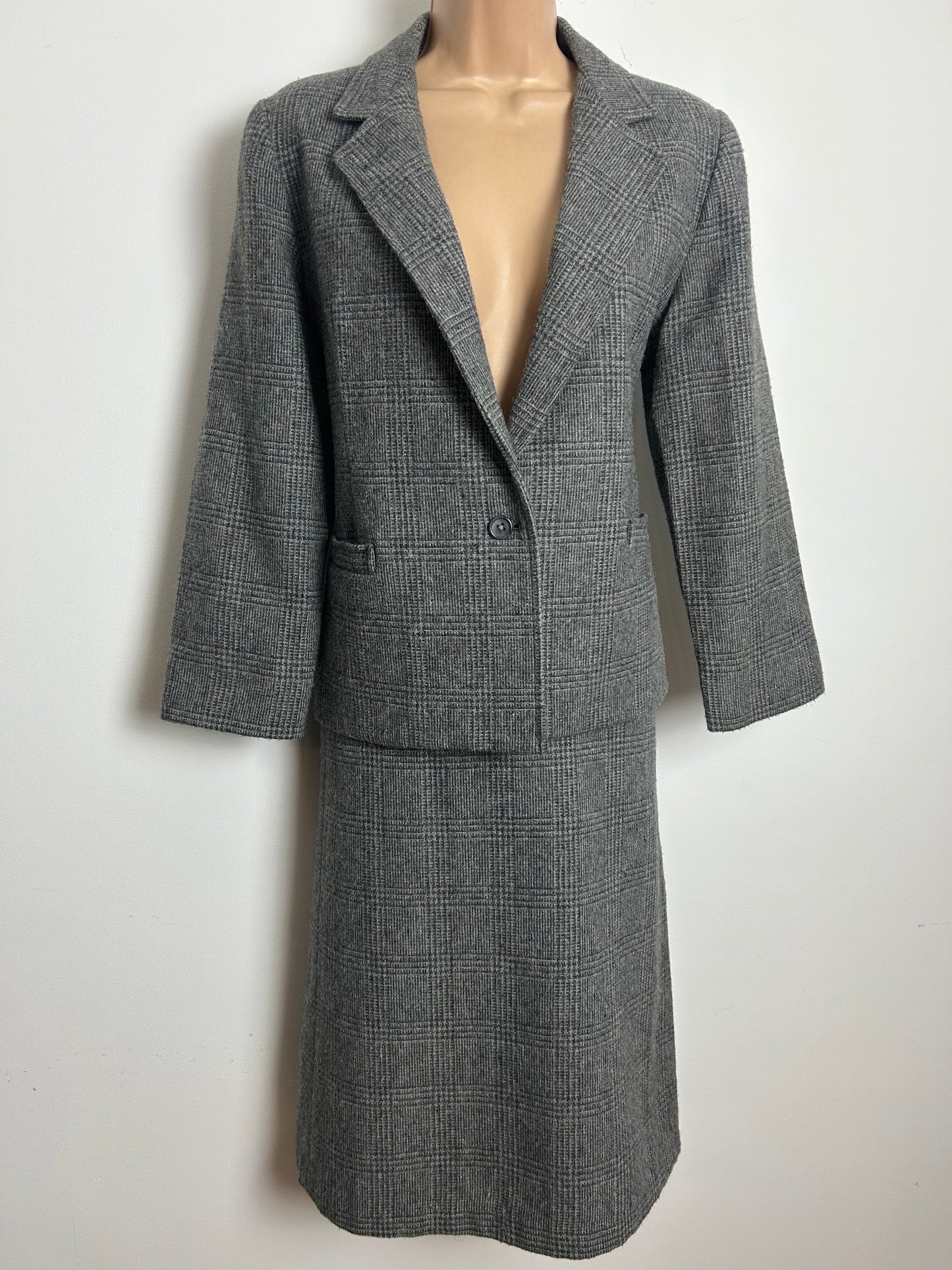 Vintage 1970s POLLY PECK BY SYBIL ZELKER Size 8 Grey Check Wool Mix 2 Piece Skirt Suit