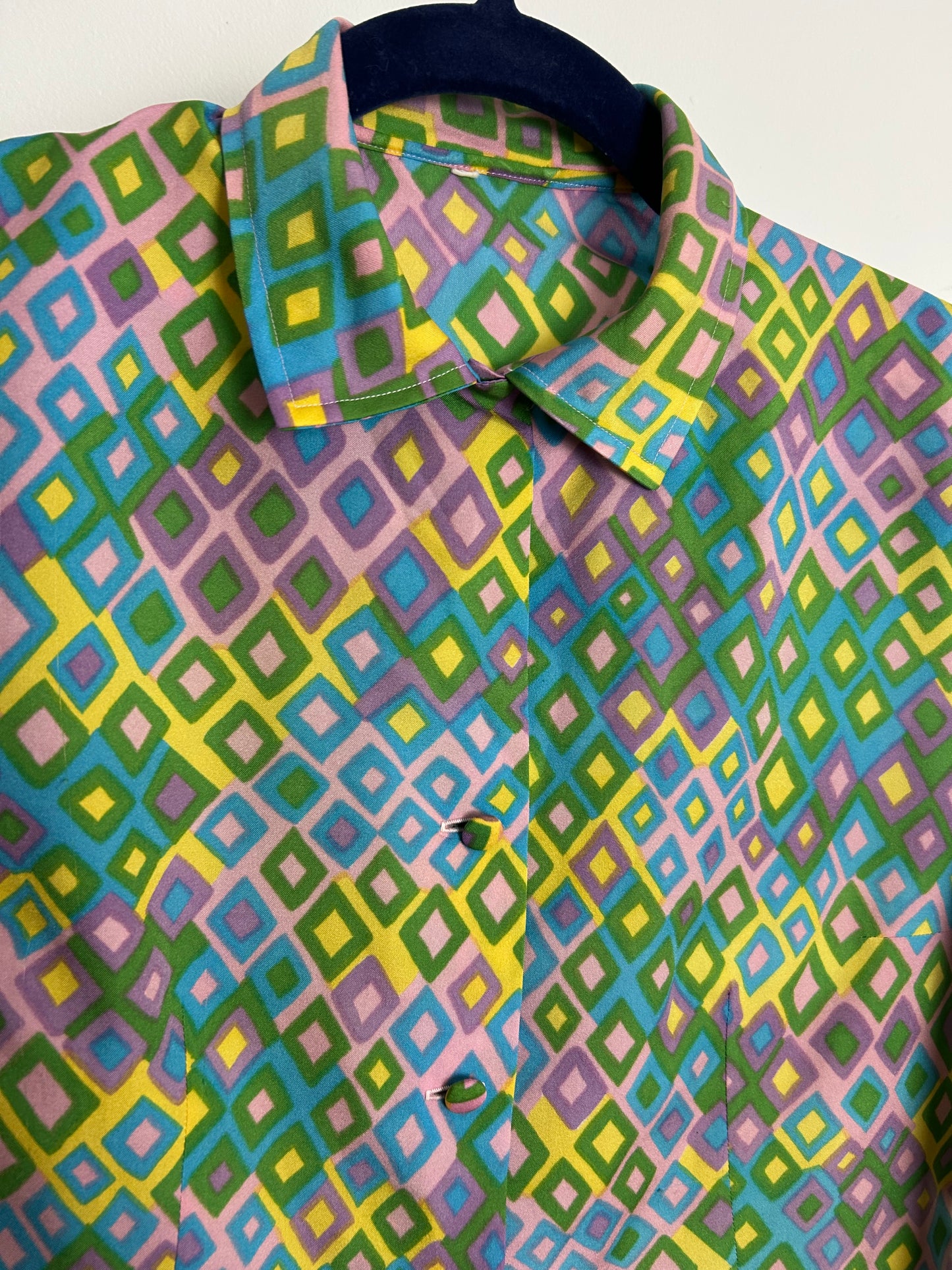 Vintage 1970s Size 8 Green Blue Yellow & Pink Diamond Print Long Sleeve Shirt
