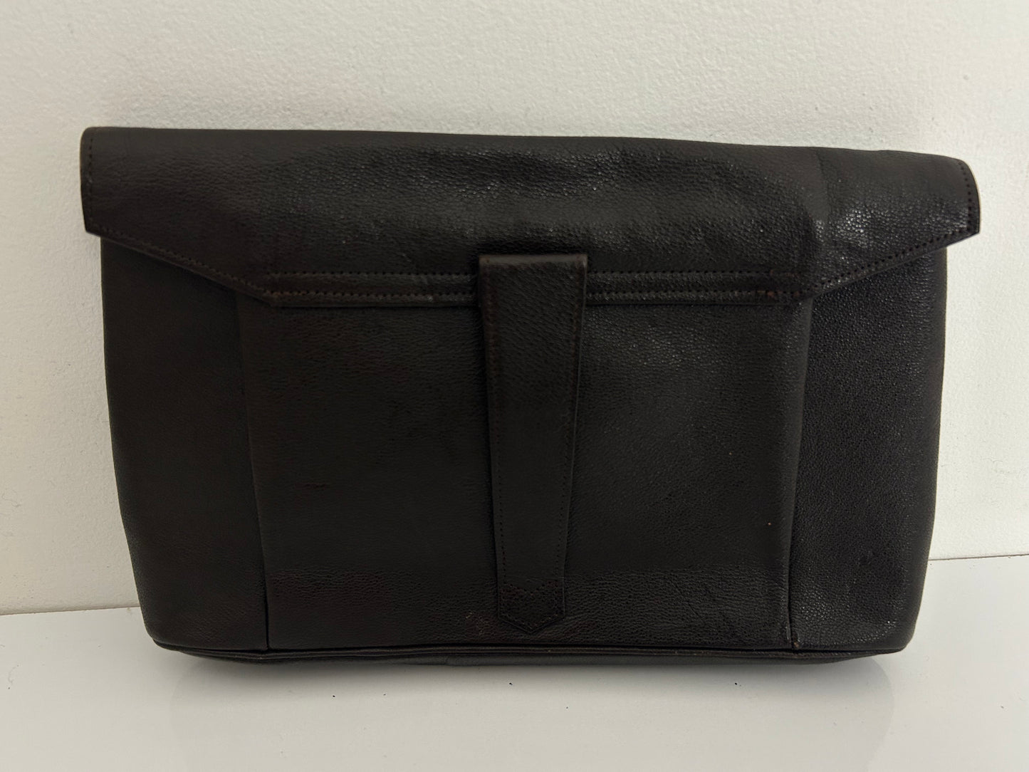 Vintage 1950s Dark Brown Leather Clutch Bag With Finger Strap