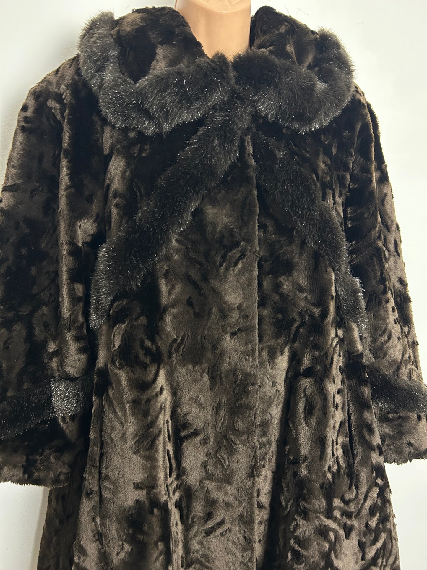 Vintage 1980s IL PAVONE Up To Size 16 Brown Faux Fur 3/4 Length Sleeve Swing Coat