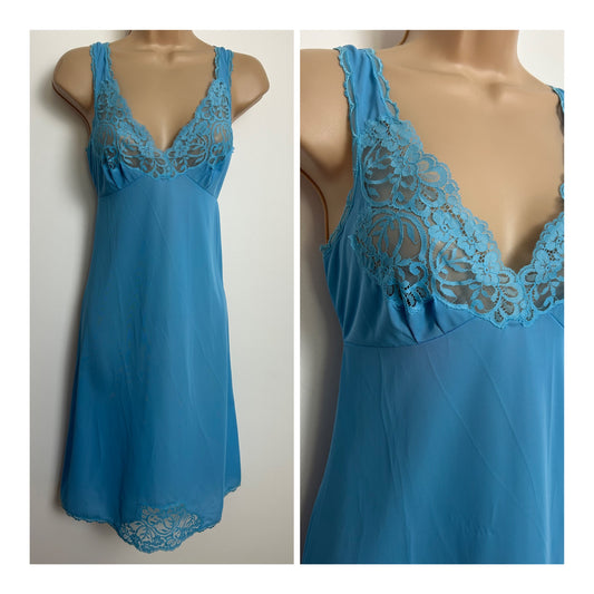 Vintage 1970s Made In Italy Size 6 Pretty Blue Lace Trim Nylon Slip