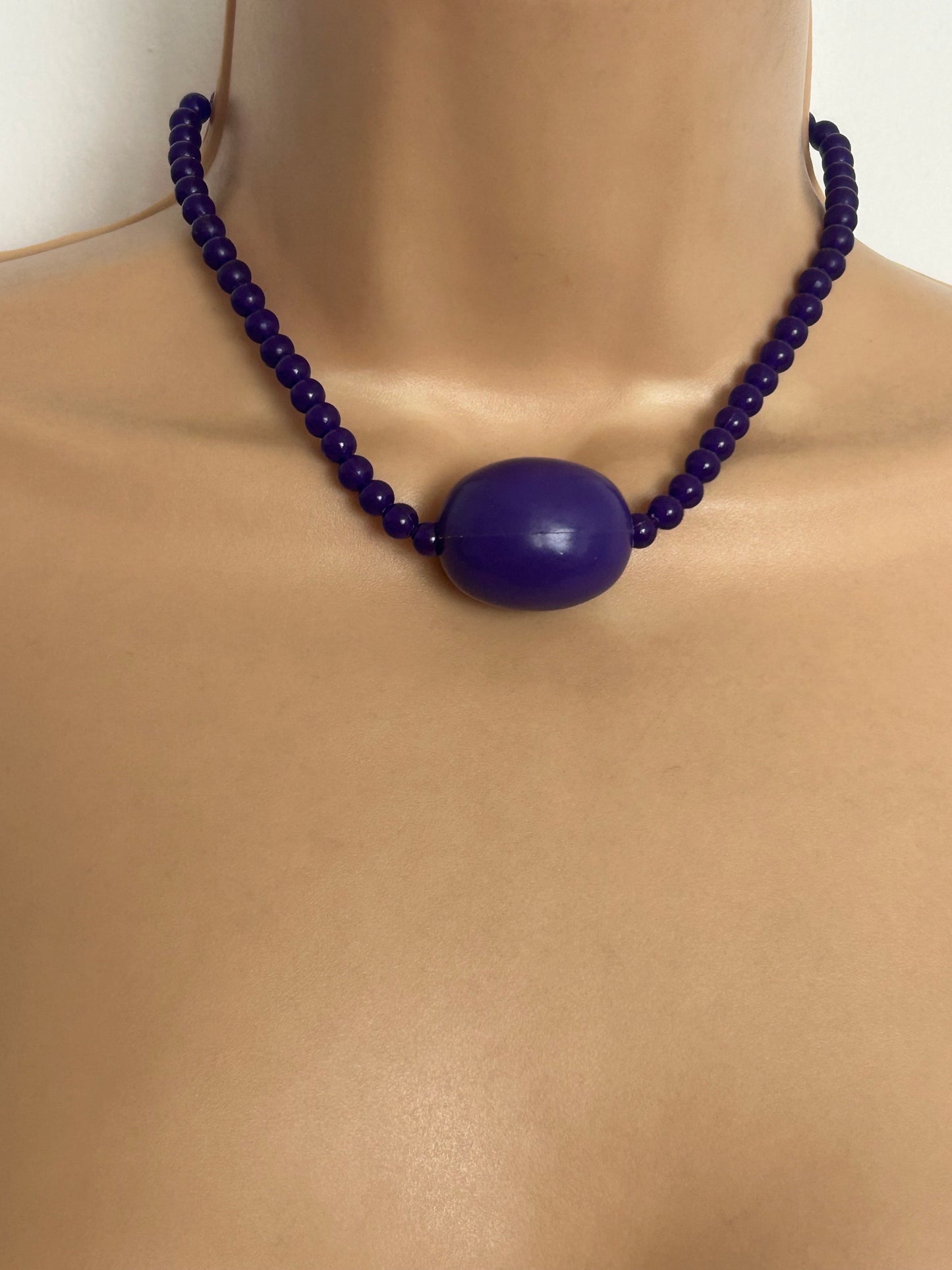 Vintage Late 1960s Purple Plastic Bead Statement Mod Choker Necklace